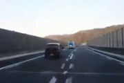 何これカワイイ　絶対に煽られない車を山陽道で発見