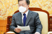 【悲報】文在寅さん終了へ‥文大統領の支持率が史上最低値まで墜落してしまう　韓国の反応