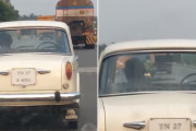 ゴーストドライバー？運転手のいない旧式の車が道路を走行しているミステリー（インド）