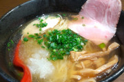 韓国人「日本で有名なラーメン店の名物が韓国の伝統ラーメンを完全に　　ねしてヒット」