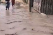 ミャンマーM7・7大地震発生で地中から水が湧き出している