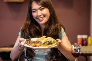 日本の鉄板焼き-東京で10ドルするマスタードチキンが激ウマ「やっと手ごろな食べ物が出てきた！」「今すぐこれを作りたくなる♪」海外の反応