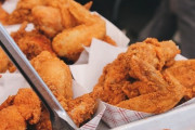 UFOチキン フィーチャリングBTS！？謎の食べ物を新大久保で発見 海外の反応