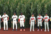 「懐かしの選手が年老いて…」レジェンド集結！MLBフィールド・オブ・ドリームスに涙と感動、賛辞が殺到【海外の反応】