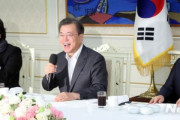 韓国人「チャパグリを食って居る場合か？！韓国国民が激怒！」コロナ死亡者が出る時局に文在寅大統領と寄生虫監督が昼食会で大笑いをし、批判が続出！　韓国の反応