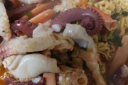 韓国人「なんて美味しそうなんだ！」韓国式『タコラーメン』が最高に美味しそう過ぎる‥ﾌﾞﾙﾌﾞﾙ　韓国の反応