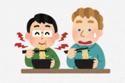 海外「私は絶対に麺をすすらないよ」「気持ち悪いんだよね」すする文化に適応していく外国人