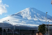 海外「日本って軍隊あったの？」自衛隊駐屯地から見える富士山の景色に感動する外国人たち