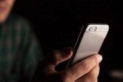 海外「アメリカでは精神問題関連のホットライン電話が891%増加しているようだ」