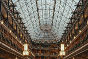 アメリカ人「あれ？俺達が戦前に作った建築物って凄くない？」