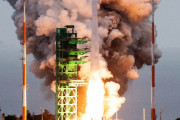 韓国人「韓国のヌリ号が打ち上げ成功したのに、日本が宇宙ゴミとバカにしてくる…ﾌﾞﾙﾌﾞﾙ」
