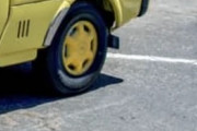 ちょっとアレな日本の軽自動車に全米騒然！←「ハチの配色」（海外の反応）