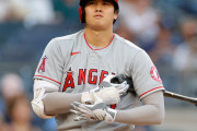 海外「大谷翔平は人間なのか？(ﾌﾞﾙﾌﾞﾙ」33号ホームラン！打球速度186km、飛距離142mライトへかっ飛ばす！！