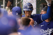 大谷翔平の逆方向2ランホームランに全米驚愕！！←「75本打ってほしい」（海外の反応）