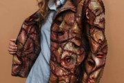 愛護団体「人間の皮に見えるレザー製品を作った、これで動物の気持ちが分かった？」