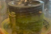 海外「素敵な試みだね…こういう器具はそれ自体が芸術となり得るよ」日本では東京にしかない特別なスタバでの石臼挽き抹茶！（海外の反応）