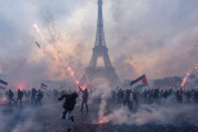 大規模デモと暴動でフランス国債が「売り浴びせられる」事態に、日本やアメリカよりもヤバいフランスの財政不安に対する海外の反応
