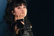 ボストンのショーで、数人がBABYMETALにビールを投げつけたぞ　【海外の反応】
