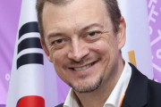 パラリンピック組織委員長「パラリンピックメダルは日本の扇をモチーフにした美しいデザイン」「旭日旗の持ち込みは禁止しない」→韓国人「こいつは外国人の顔をした日本人か？」