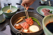 海外「おいしそう！」「生卵かあ…」京都の老舗で食べる肉料理映像に舌鼓