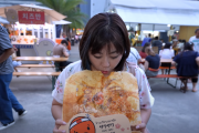 【海外の反応】「日本の芸術的クッキーがこちら！」日本のかにせん。