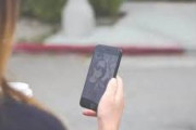 海外「フランスで警察が携帯電話、カメラ、マイクを遠隔操作して人々を監視できる法案が可決」