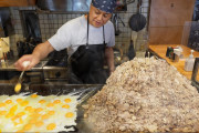 大阪発祥のジャンキー飯⁉見てるだけでお腹が空いてくるニューハマヤのダブダブ(焼肉定食)！！外国人「これはみんなテンション上がる！」