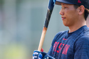 海外「なんてパワーだ！」吉田正尚の136m特大第8号2ランに海外びっくり仰天！（海外の反応）