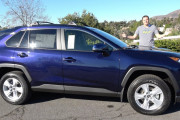 【海外の反応】現行のトヨタRAV4が最高のコンパクトSUVである理由