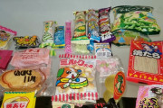 外国人が日本の駄菓子に挑戦！子供も大人も美味しく食べられますね！