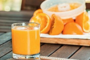 オレンジジュースは好きですか？アメリカでの人気が下落中？「人工的でマズい」「飲むより食べるべき」海外の反応