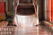ポルシェ初の電気自動車タイカンはどのように作られるか 海外の反応