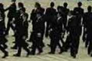 海外「西洋人には無理だ」 日本の高校生が披露する「団体行進」に興味津々