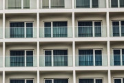 アメリカ人「この14年で家賃と最低賃金がどれくらい変わったか比べてみた…」