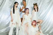 【海外】BABYMETALとLOVEBITESのバックステージショット