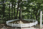 外国人「えぇ、日本の青森県には自称・キリストの墓があるらしい…」