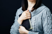 日本の「イチの見たら死ぬ本」が話題に！→黒歴史本に違いないｗｗｗ【タイ人の反応】