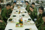 韓国人「日本の自衛隊と韓国軍の食事を比較した結果‥」→「募兵と徴兵を比べるな‥（ﾌﾞﾙﾌﾞﾙ」　韓国の反応
