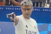 【海外の反応】トルコの射撃選手、日本で“無課金おじさん”と名付けられアート化する「素晴らしい愛称だｗ」【パリ五輪】