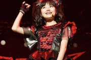 ダウンロードフェスでのBABYMETALの写真　“百々子が縮んだぞ！”　【海外の反応】