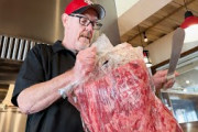 アメリカ人が日本で作る本場のハンバーガーに海外興味津々！（海外の反応）