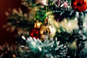 欧米人「日本はがんばってクリスマスを理解しようとしている…」日本独自のツリーに対する反応