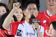 【警鐘】金文洙「怪物総統の独裁を止めろ！」→ネット「どっちも似たようなもんw」