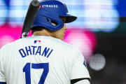 大谷翔平の負傷退場に全米騒然！←「肩の脱臼？」「無事でいてくれ！」（海外の反応）