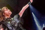 Kpopグループの(G)I-dleが、MVの衣装でBABYMETALのシャツを使ってる　【海外の反応】