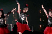 THE FIRST TAKEのBABYMETALのビデオに謎の3人が現れる　【海外の反応】