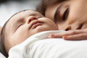 海外「日本では子供と一緒に寝てる母親が多い」 母子が共寝するメリットに関して世界中の母親から心温まるコメントが 海外の反応