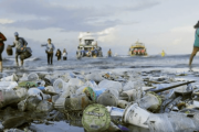海外「日本はプラスチックの使用量を減らしたほうがいいよ！」環境省のプラスチックごみ対策に外国人から様々なコメントが