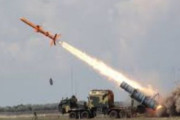 海外「ウクライナが射程1000kmのミサイルを公開+アメリカが長距離攻撃用の情報提供=ロシアの燃料やばい」