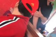 海外「メキシコ料理店にメキシコ人がいるのに驚いて人種差別をする白人女」